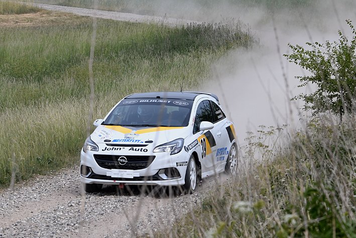 Sune Vallentin og Peter Egholm på Djurs Rallyets første hastighedsprøve, hvor de var andenhurtigste hold i klassen
(Foto: MD/autoMOTIV - specialpress@gmail.com)